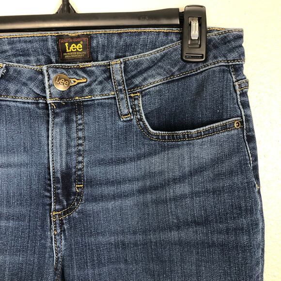 Vintage Lee Women's Bootcut Leg Mid-Rise Blue Jeans Denim Size 10 Short 5-Pocket - Picture 2 of 8